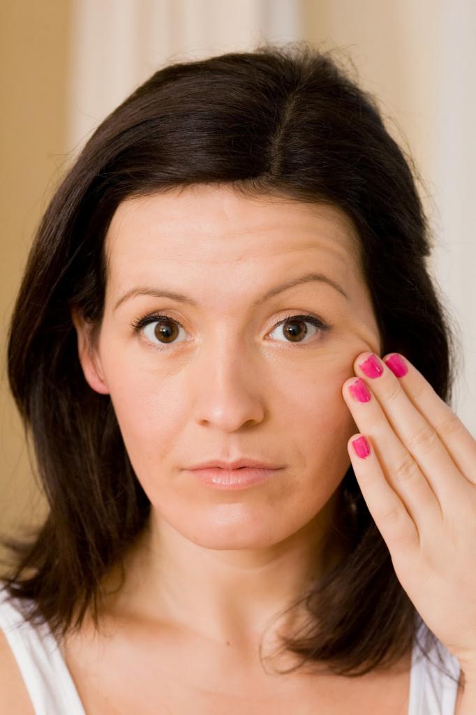 Сок алоэ для кожи вокруг глаз: влияние на кожу, советы по использованию, отзывы thumbnail