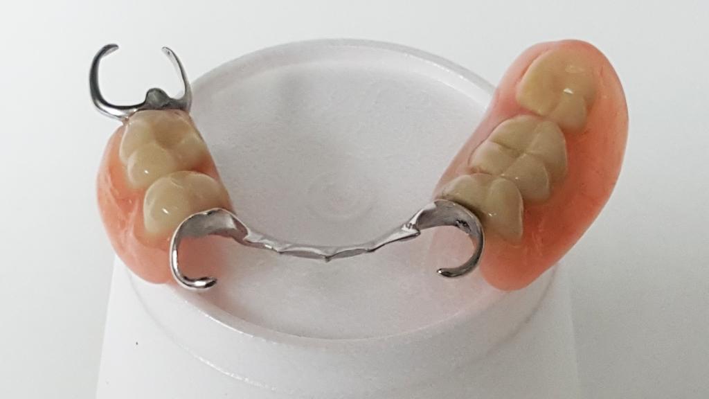 Могут ли болеть зубы при болезни горла thumbnail
